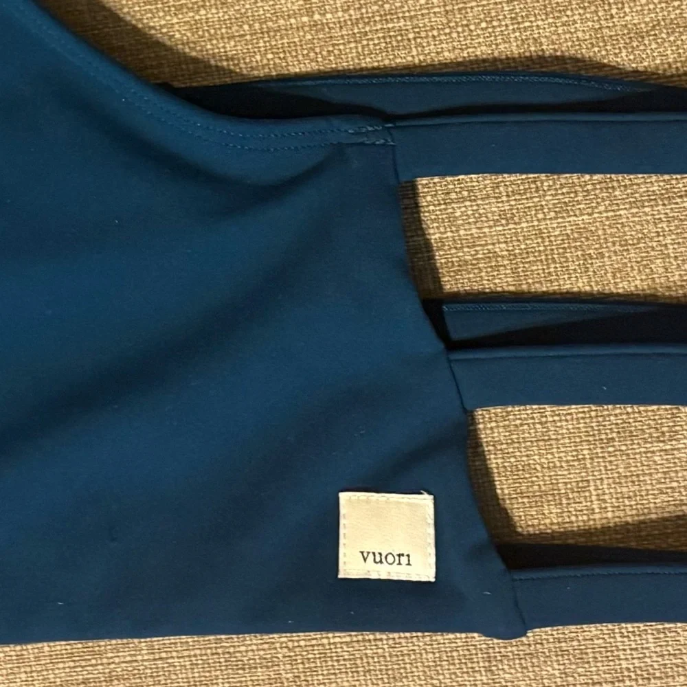 Vuori Sports Bra - Picture 4 of 7
